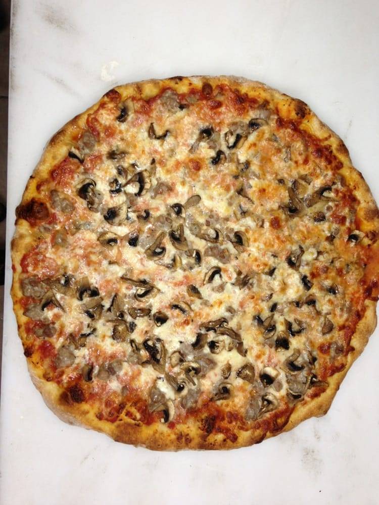 Peters Pizza | restaurant | 558 Chase Ave, Waterbury, CT 06704, USA | 2035276150 OR +1 203-527-6150