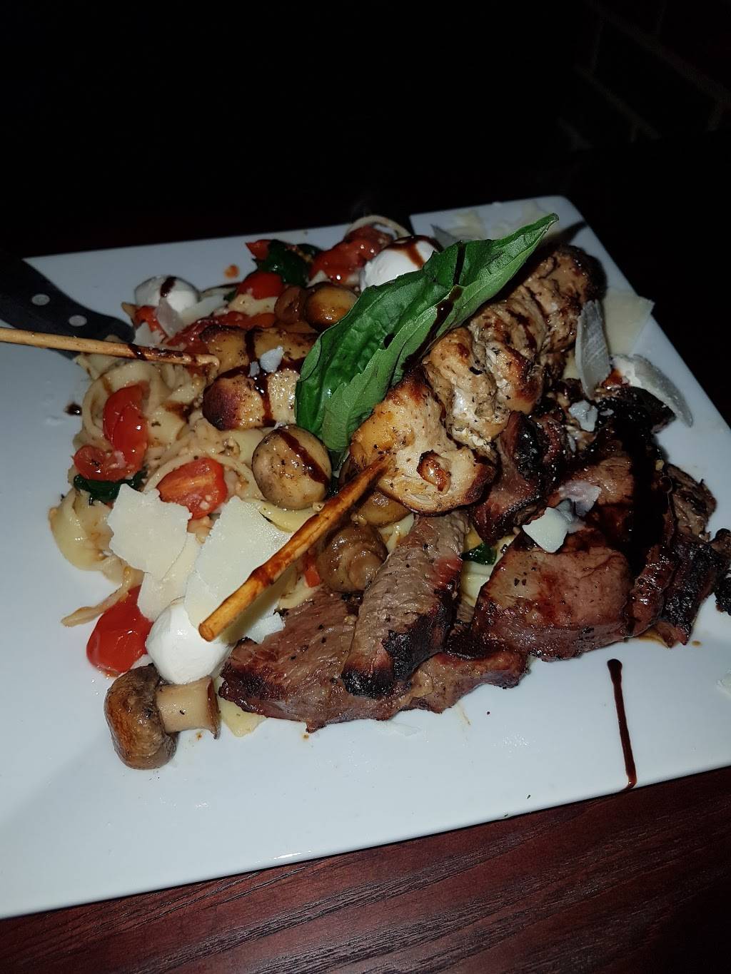 Piccolos | restaurant | 2135 Tecumseh Rd W, Windsor, ON N9B 1V9, Canada | 5199710900 OR +1 519-971-0900