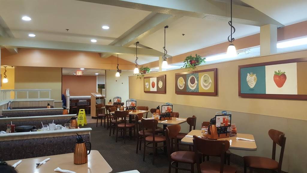IHOP | bakery | 4228 W Elm St, McHenry, IL 60050, USA | 8157590213 OR +1 815-759-0213