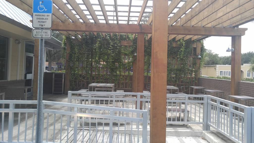 Burger King | restaurant | 201 S French Ave, Sanford, FL 32771, USA | 4073280711 OR +1 407-328-0711