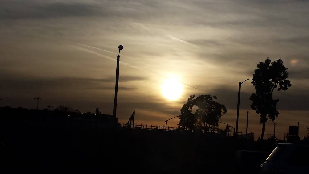 Jims Burguers | restaurant | 4000 Gage Ave, Bell, CA 90201, USA | 3237732760 OR +1 323-773-2760