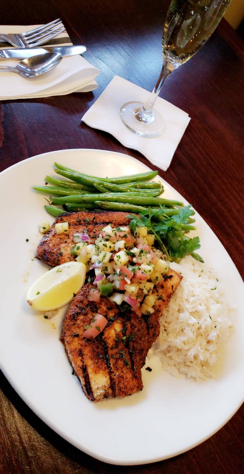 Joes American Bar & Grill | restaurant | 466 King St, Franklin, MA 02038, USA | 5085539313 OR +1 508-553-9313