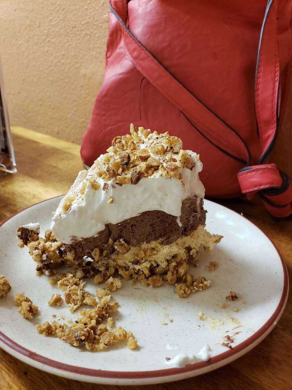 The Gathering Place | restaurant | 8359 Beacon Blvd, Fort Myers, FL 33907, USA | 2394252626 OR +1 239-425-2626