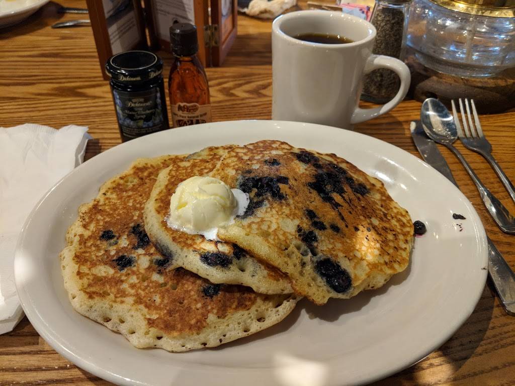 Cracker Barrel Old Country Store | restaurant | 2075 Hylan Dr, Rochester, NY 14623, USA | 5853213230 OR +1 585-321-3230