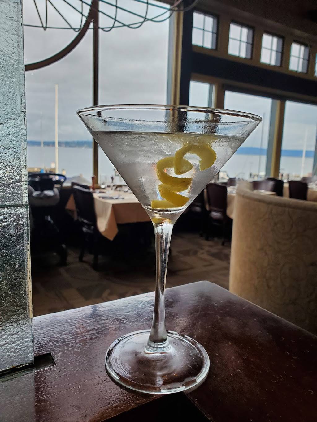 Daniels Broiler - Leschi | restaurant | 200 Lake Washington Blvd, Seattle, WA 98122, USA | 2063294191 OR +1 206-329-4191