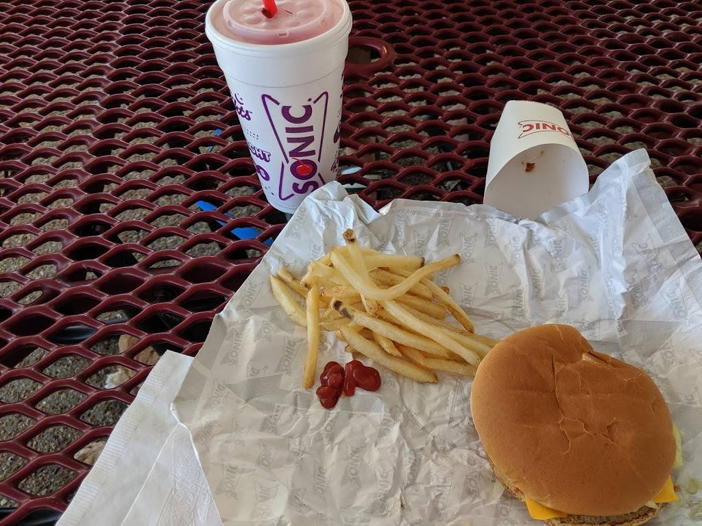 Sonic Drive-In | restaurant | 721 E Rochambeau Dr, Williamsburg, VA 23188, USA | 7572589100 OR +1 757-258-9100