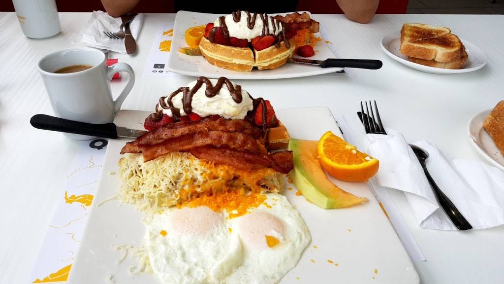 Allô Mon Coco | restaurant | 9197 Boulevard de lAcadie, Montréal, QC H4N 3K1, Canada | 5143816425 OR +1 514-381-6425