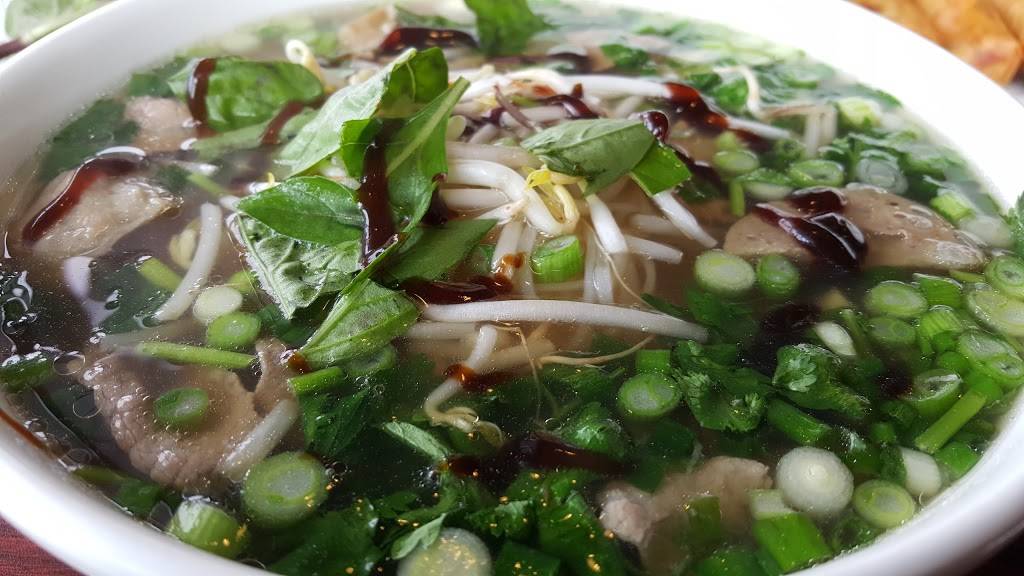 Pho Cali | restaurant | 4756 S 27th St, Milwaukee, WI 53221, USA | 4142829950 OR +1 414-282-9950