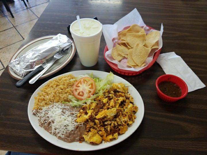 Taqueria Los Compadres | restaurant | 6333 Oakdale Rd J, Riverbank, CA 95367, USA | 2098698035 OR +1 209-869-8035