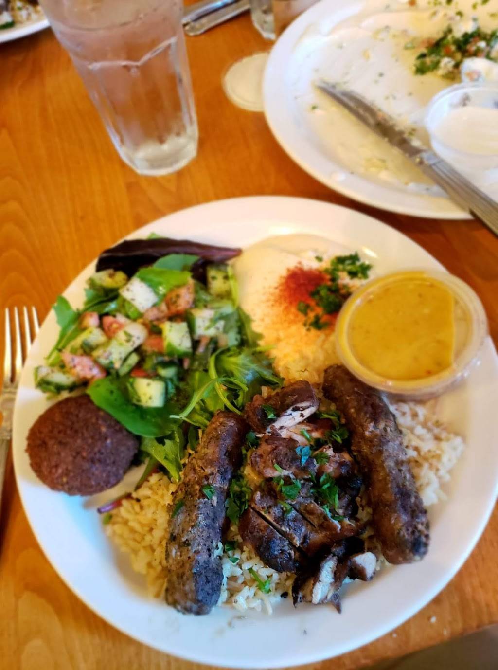 Aladdins Eatery Mishawaka | restaurant | 317 W University Dr, Mishawaka, IN 46545, USA | 5742722227 OR +1 574-272-2227