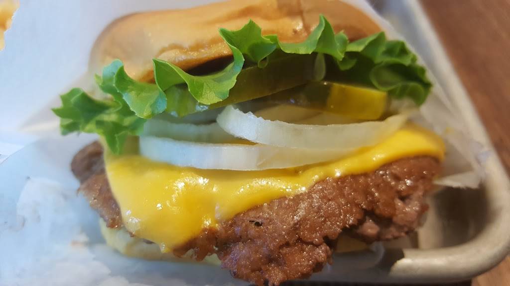 Shake Shack | restaurant | 7014 E Camelback Rd b116, Scottsdale, AZ 85251, USA | 4802708825 OR +1 480-270-8825