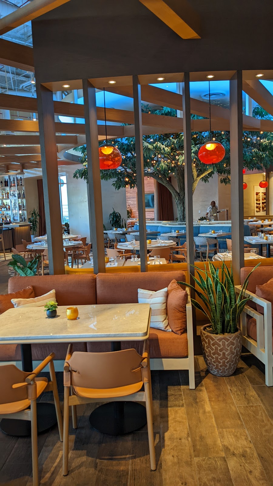 Carcara - Sheraton Phoenix Downtown | restaurant | 340 N 3rd St, Phoenix, AZ 85004, USA | 6028175400 OR +1 602-817-5400