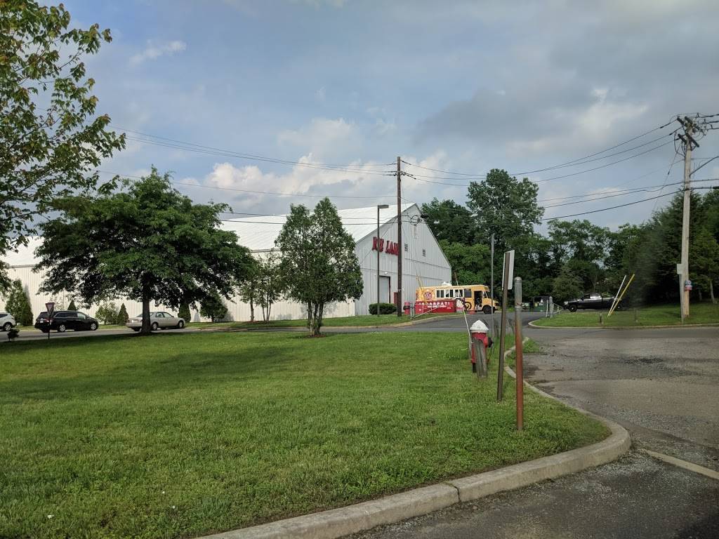 Ice Land Skating Center | restaurant | 6 Tennis Ct, Hamilton Township, NJ 08619, USA | 6095886672 OR +1 609-588-6672