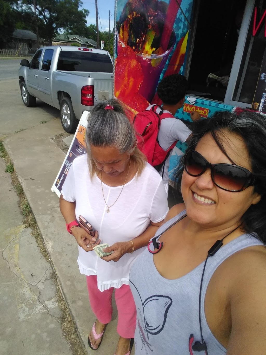 Coyote Snacks | restaurant | 2522 S Hackberry, San Antonio, TX 78210, USA | 2106205563 OR +1 210-620-5563