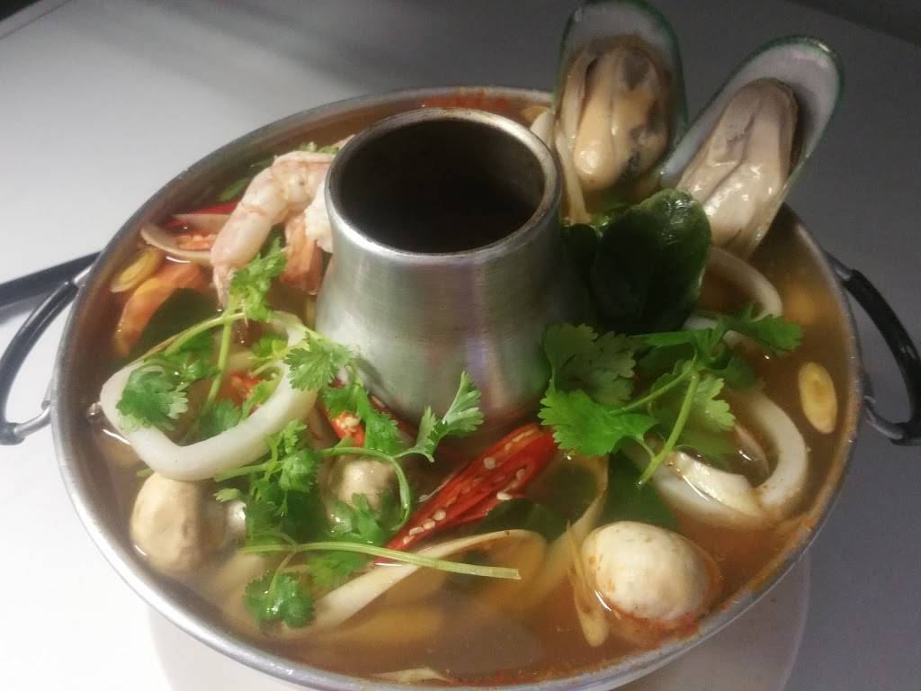 Siam House Thai Street Food | restaurant | 16045 Sherman Way, Van Nuys, CA 91406, USA | 8189946383 OR +1 818-994-6383