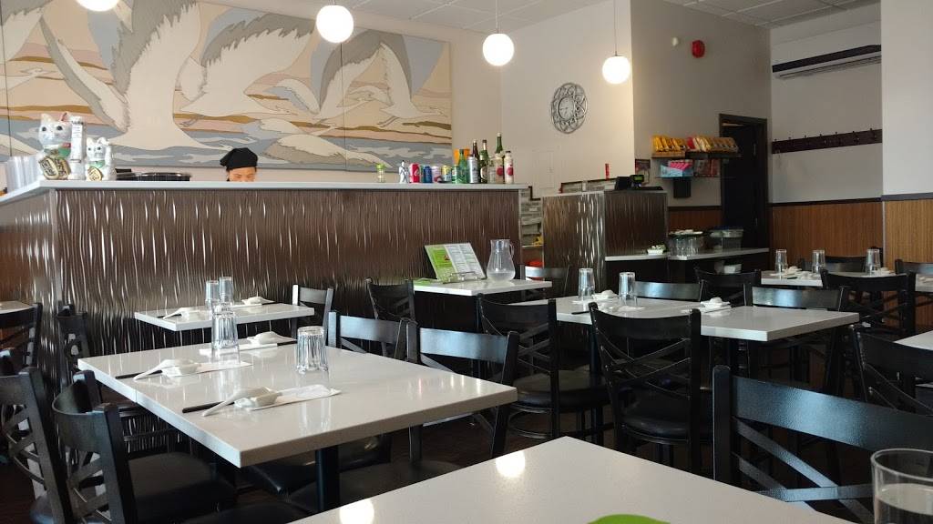 Ronda Sushi | restaurant | 7066 Rue Sherbrooke E, Montréal, QC H1N 1E6, Canada | 5142539991 OR +1 514-253-9991