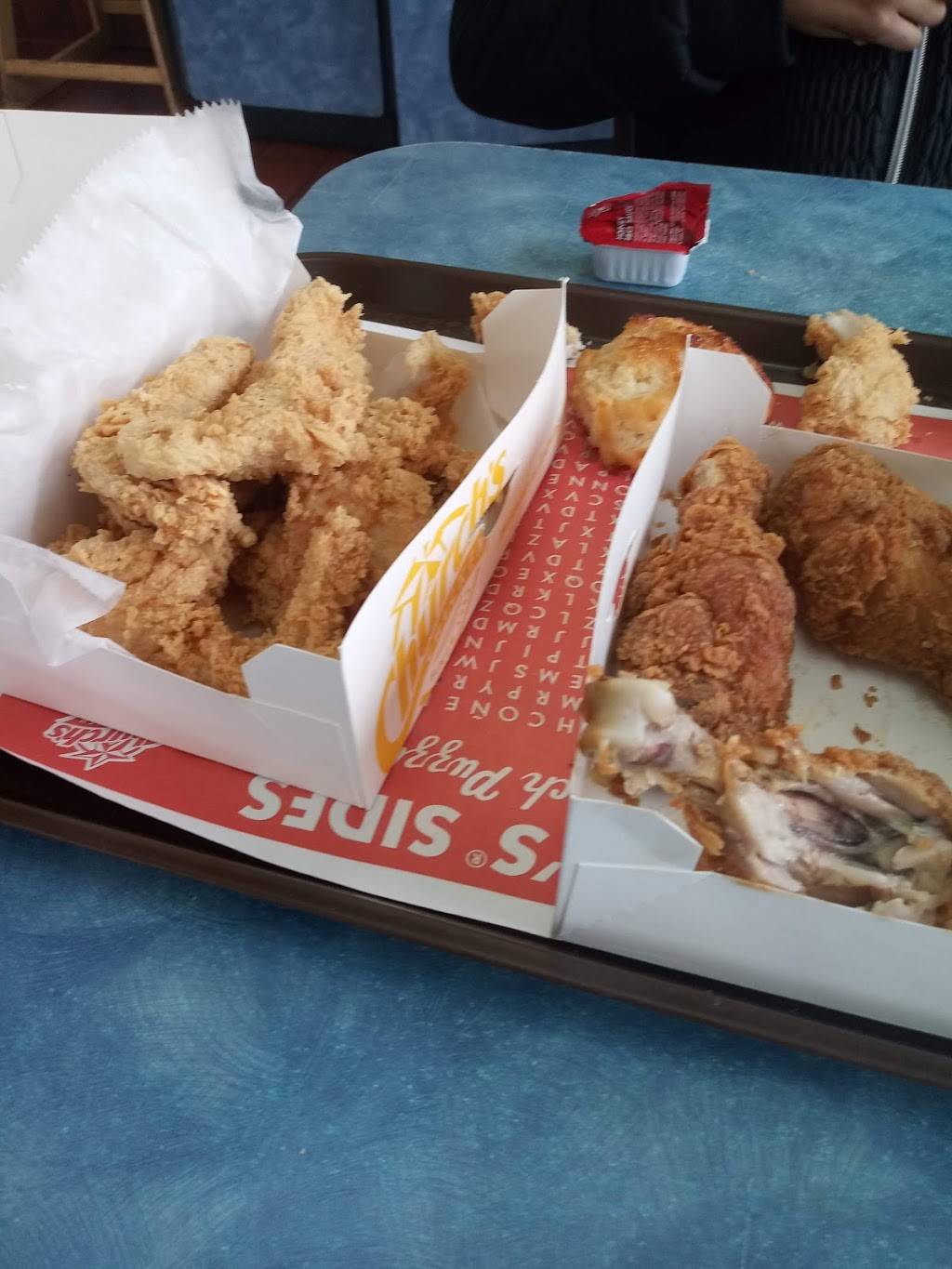 Churchs Chicken | restaurant | 345 N, Collins St, Joliet, IL 60432, USA | 8157235294 OR +1 815-723-5294