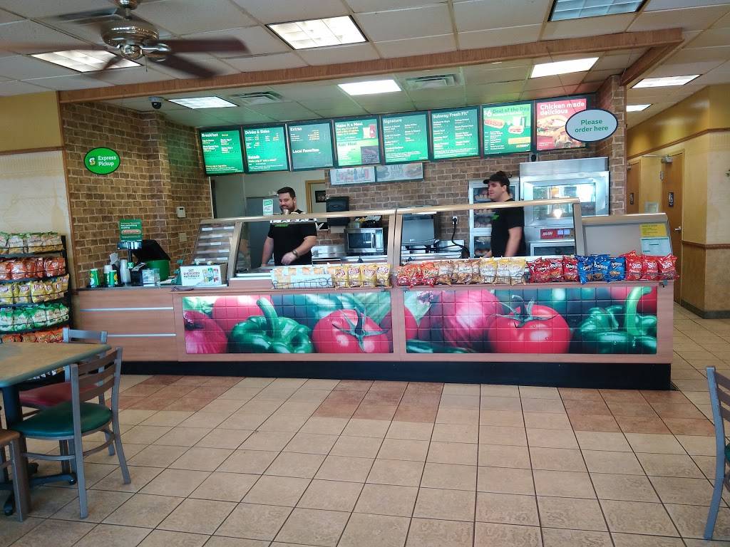 Subway | restaurant | 2706 W Gore Blvd, Lawton, OK 73505, USA | 5803531175 OR +1 580-353-1175