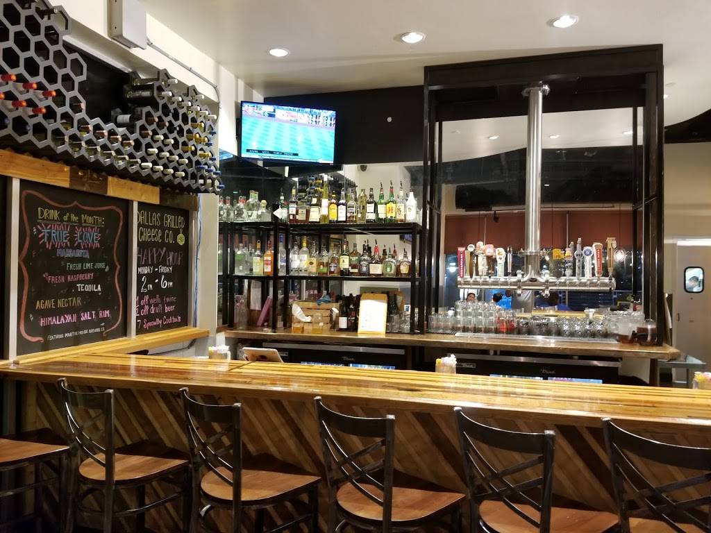 Dallas Grilled Cheese Co. (Mockingbird Station) | restaurant | 5319 E Mockingbird Ln, Dallas, TX 75206, USA | 4696202121 OR +1 469-620-2121