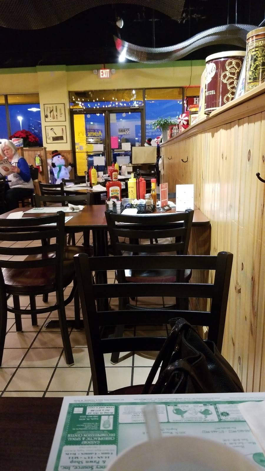 Auntie Vs | restaurant | 2010 N Wayne St # B, Angola, IN 46703, USA | 2606659922 OR +1 260-665-9922