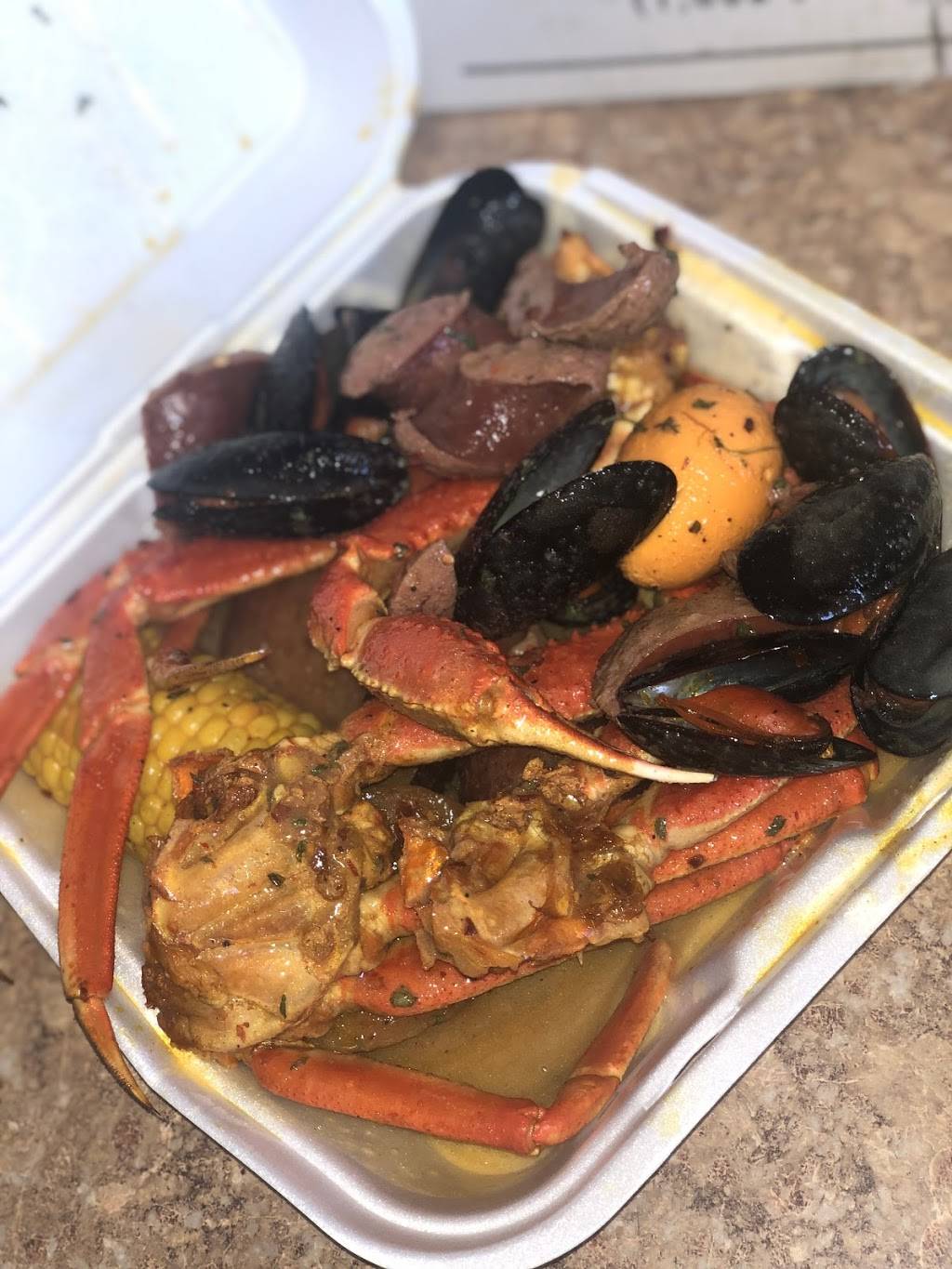 Krispy Krab | restaurant | 2518, 3100 18th Ave S, St. Petersburg, FL 33712, USA | 7273238100 OR +1 727-323-8100