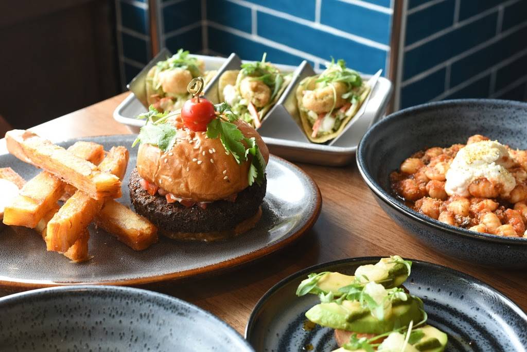 Nics On Beverly | restaurant | 8265 Beverly Blvd, Los Angeles, CA 90048, USA | 3237465130 OR +1 323-746-5130