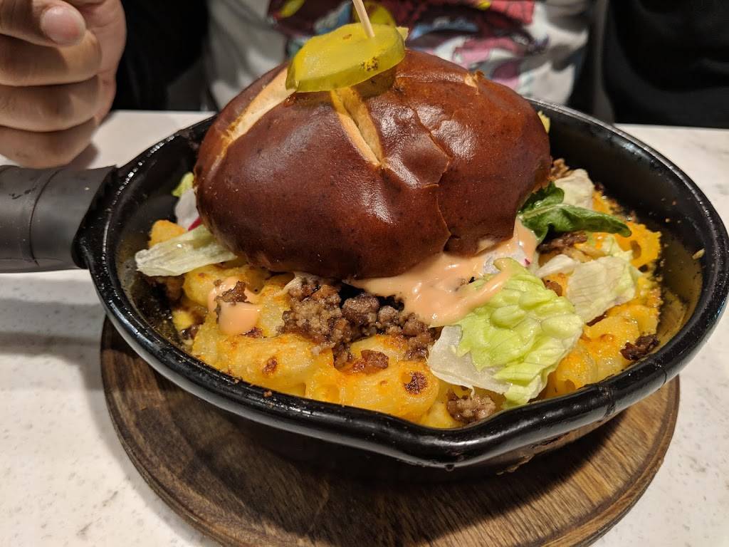 Grate Modern Mac & Cheese | restaurant | 8871 West Sura Lane, Greenfield, WI 53228, USA | 4142396025 OR +1 414-239-6025