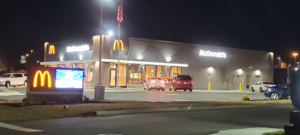 McDonalds | restaurant | 927 Indiana Ave, Jeffersonville, IN 47130, USA | 8125906954 OR +1 812-590-6954