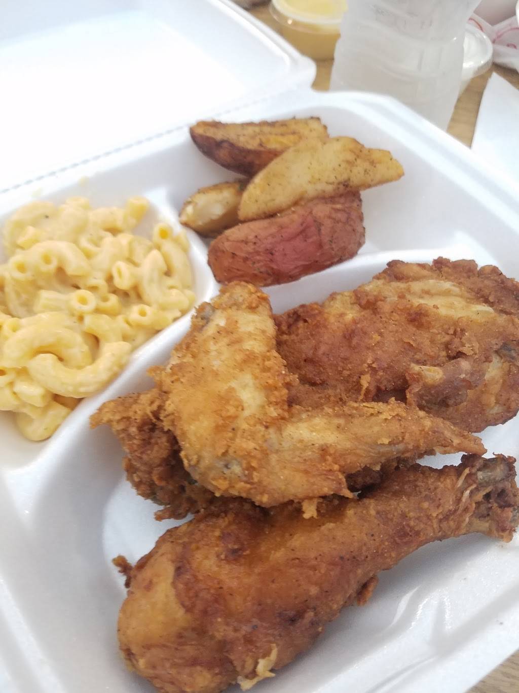 Smuckers Chicken | restaurant | 1233 N 3rd St, Harrisburg, PA 17102, USA | 7172363668 OR +1 717-236-3668