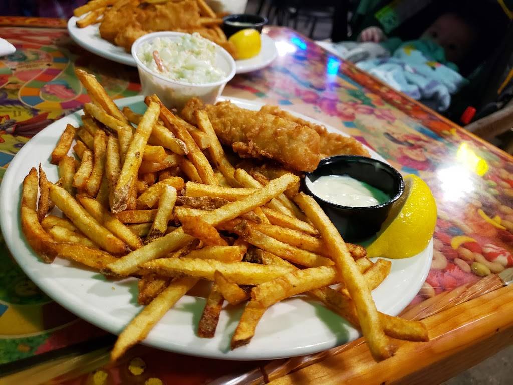 Dicks Bar & Grill | restaurant | 111 Walnut St, Hudson, WI 54016, USA | 7153865222 OR +1 715-386-5222