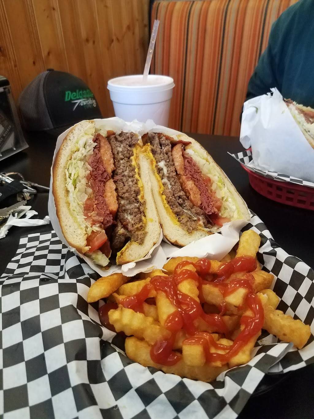 Weekend Dreams Burgers & Grill | restaurant | 4466 W Ashlan Ave, Fresno, CA 93722, USA | 5592749416 OR +1 559-274-9416