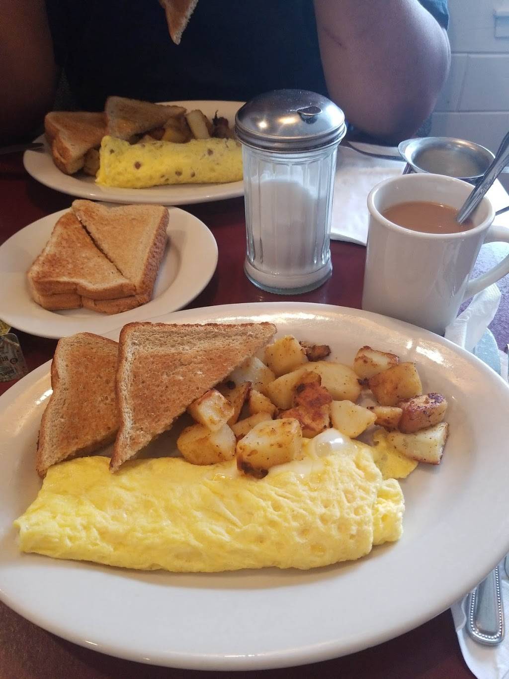 Eddys Diner | restaurant | 187 Beach St, Malden, MA 02148, USA | 7816053077 OR +1 781-605-3077