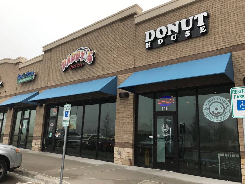 Donut House | restaurant | United States, Texas, McKinney, Independence Pkwy, #110 | 2148565828 OR +1 214-856-5828