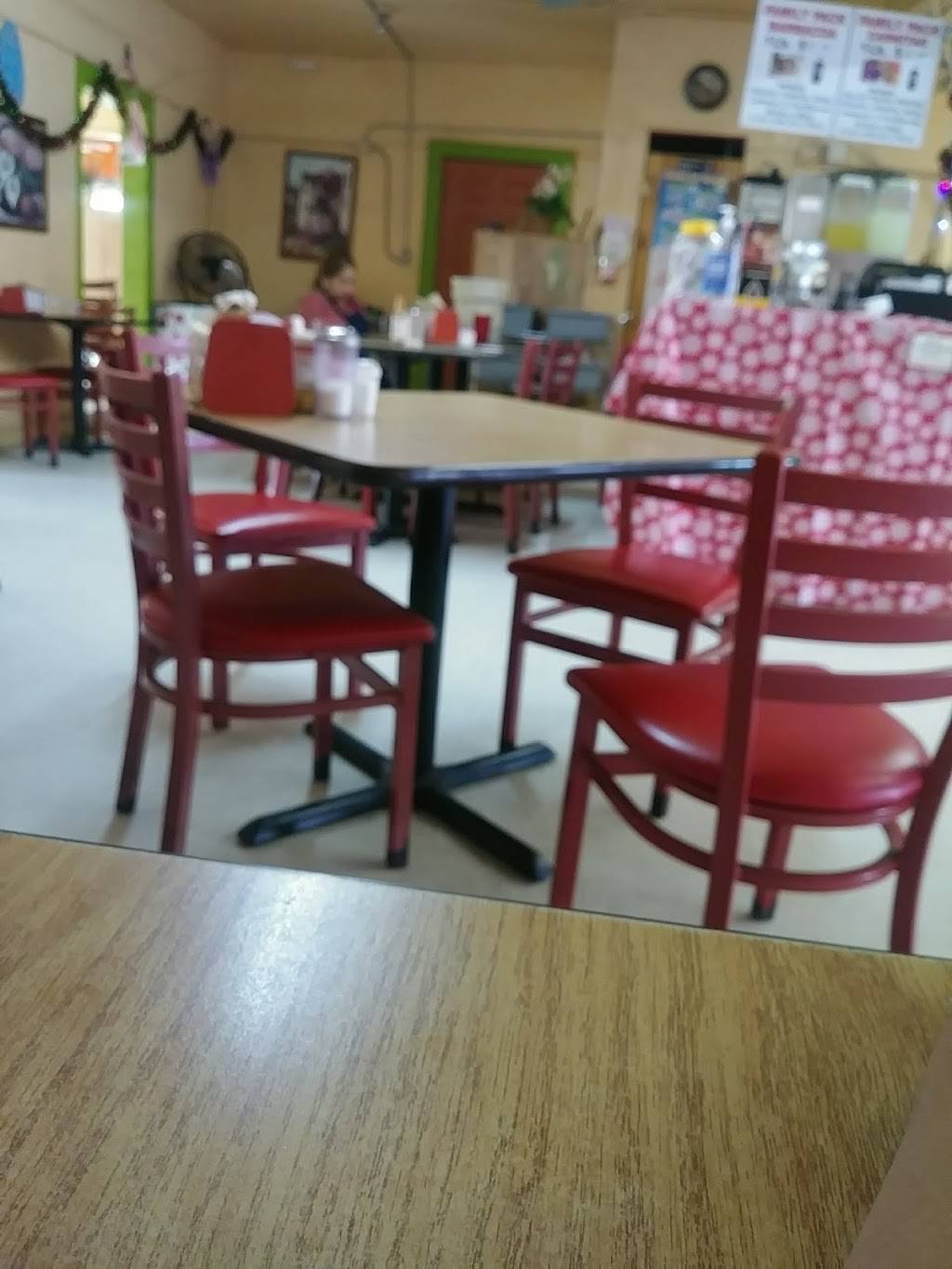 El Palacio | restaurant | 6737 S Flores St, San Antonio, TX 78221, USA | 2109216149 OR +1 210-921-6149