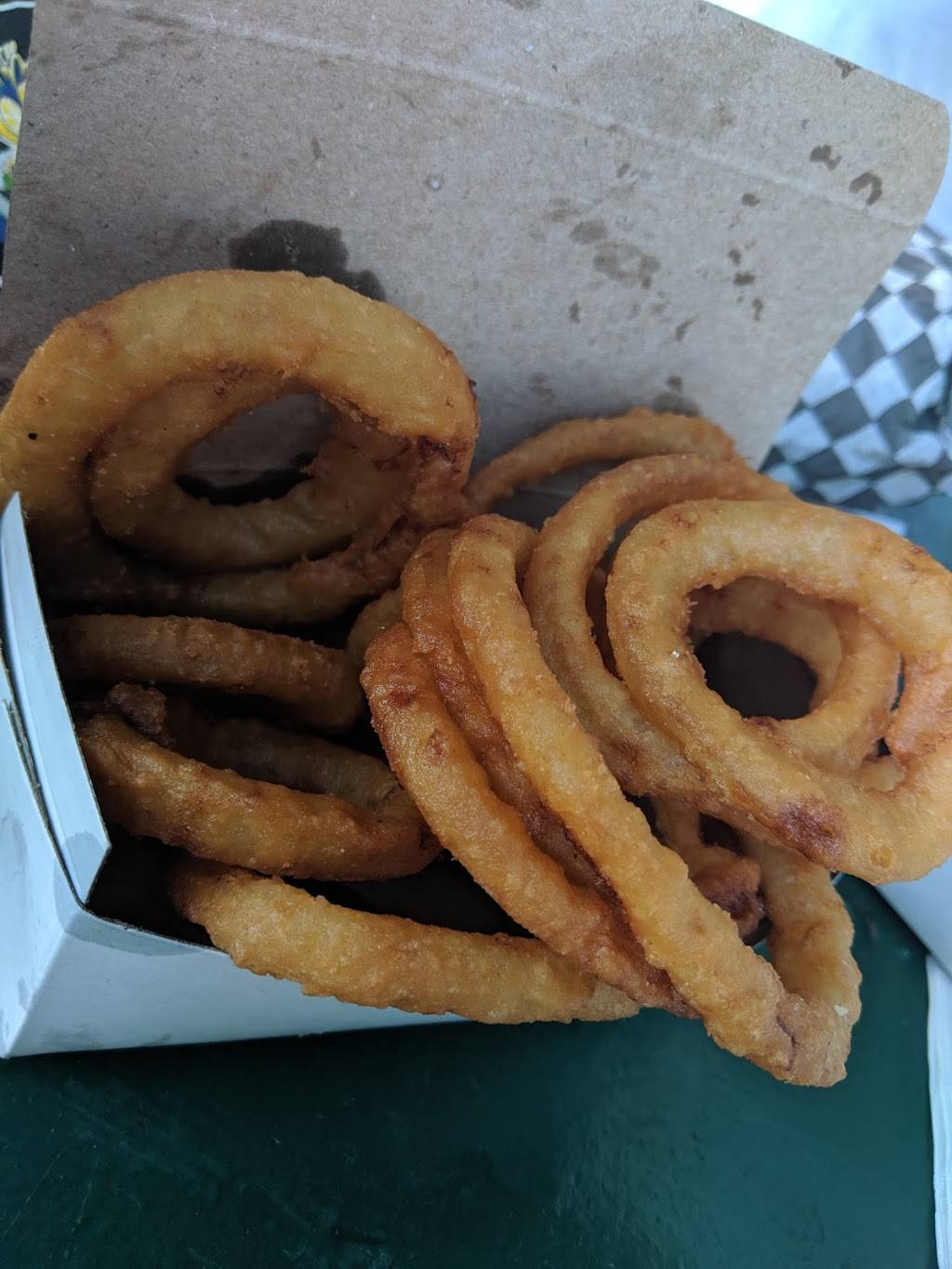 Retro Burger | restaurant | 1684 Danforth Ave, Toronto, ON M4C 1H6, Canada | 6473467771 OR +1 647-346-7771