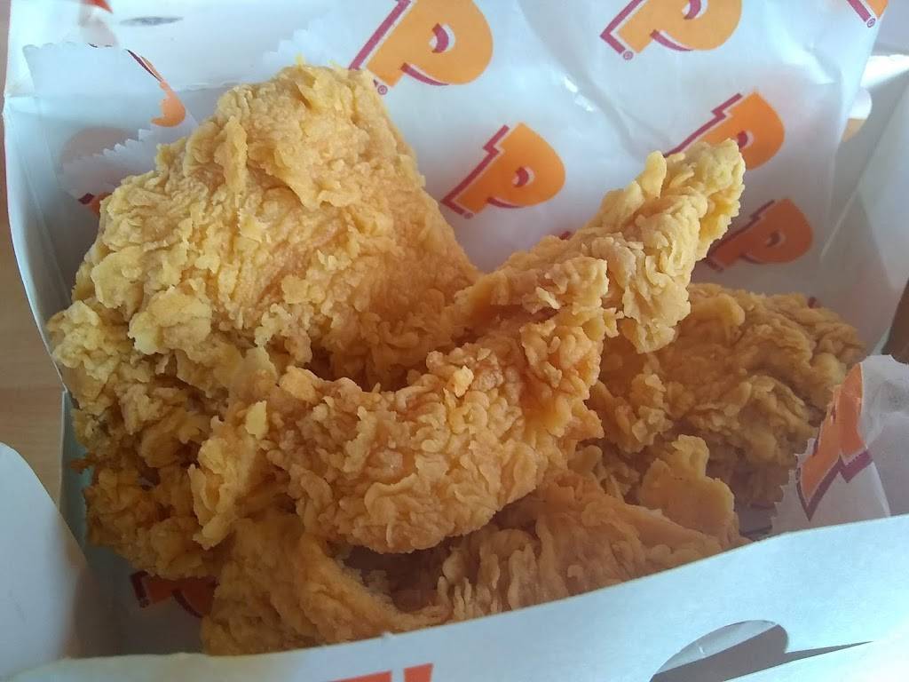 Popeyes Louisiana Kitchen | restaurant | 3509 E State St, Rockford, IL 61108, USA | 8153991112 OR +1 815-399-1112