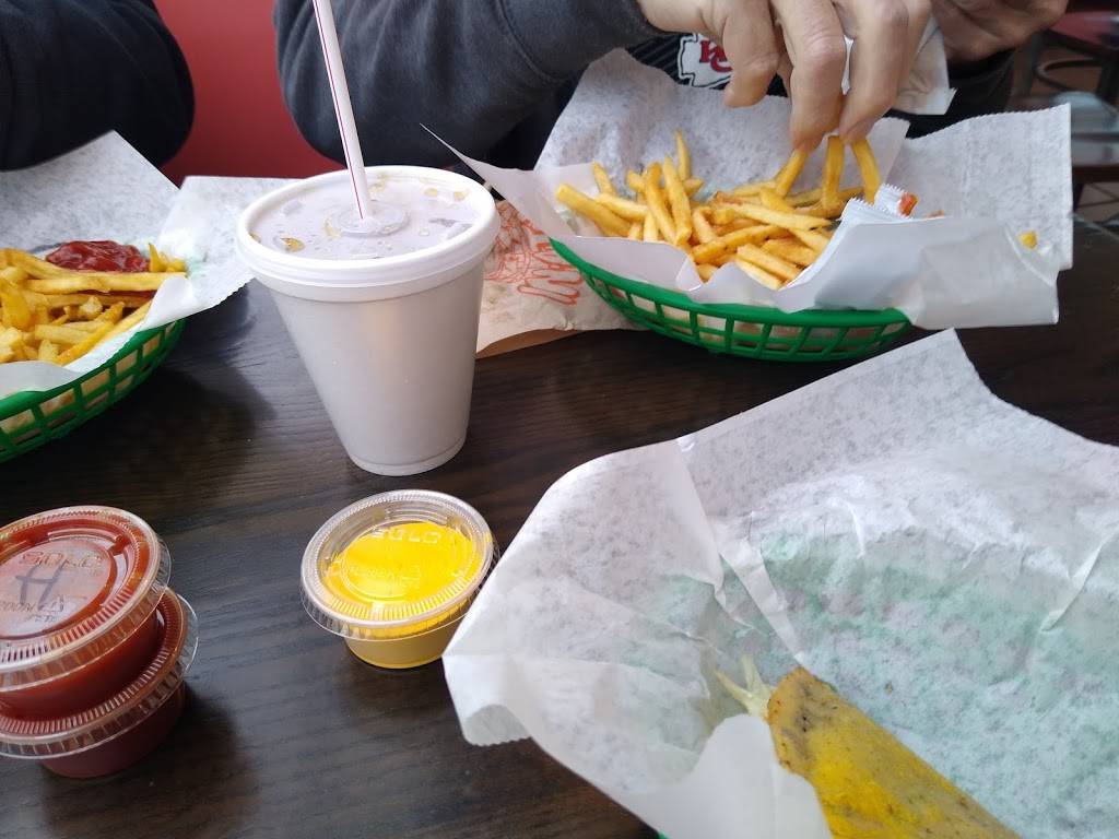 In-A-Tub | restaurant | 4000 N Oak Trafficway, Kansas City, MO 64116, USA | 8164522149 OR +1 816-452-2149