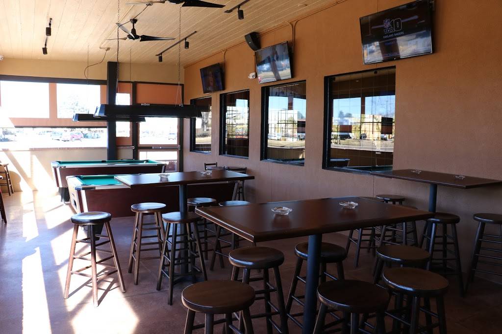 Dog & Pony Grill | restaurant | 2340 S Chambers Rd, Aurora, CO 80014, USA | 3033680065 OR +1 303-368-0065