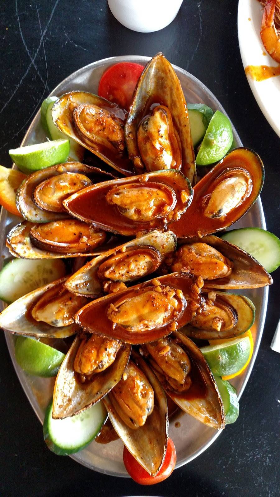 Mariscos El Salpicon | restaurant | 8600 Vernor Hwy, Detroit, MI 48209, USA | 3139142214 OR +1 313-914-2214