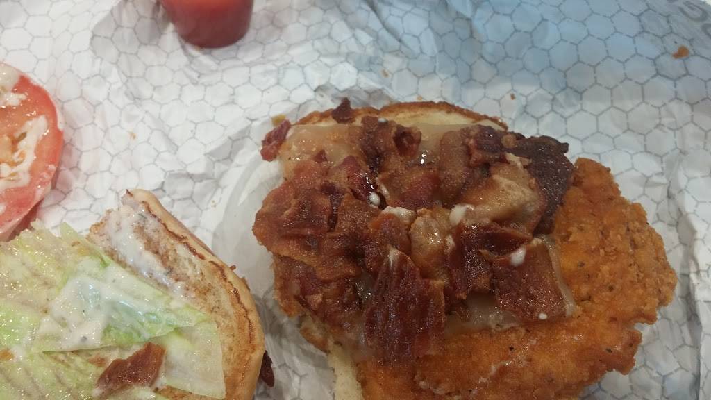 Wendys | restaurant | 2964 W Camp Wisdom Rd, Grand Prairie, TX 75052, USA | 9726395145 OR +1 972-639-5145