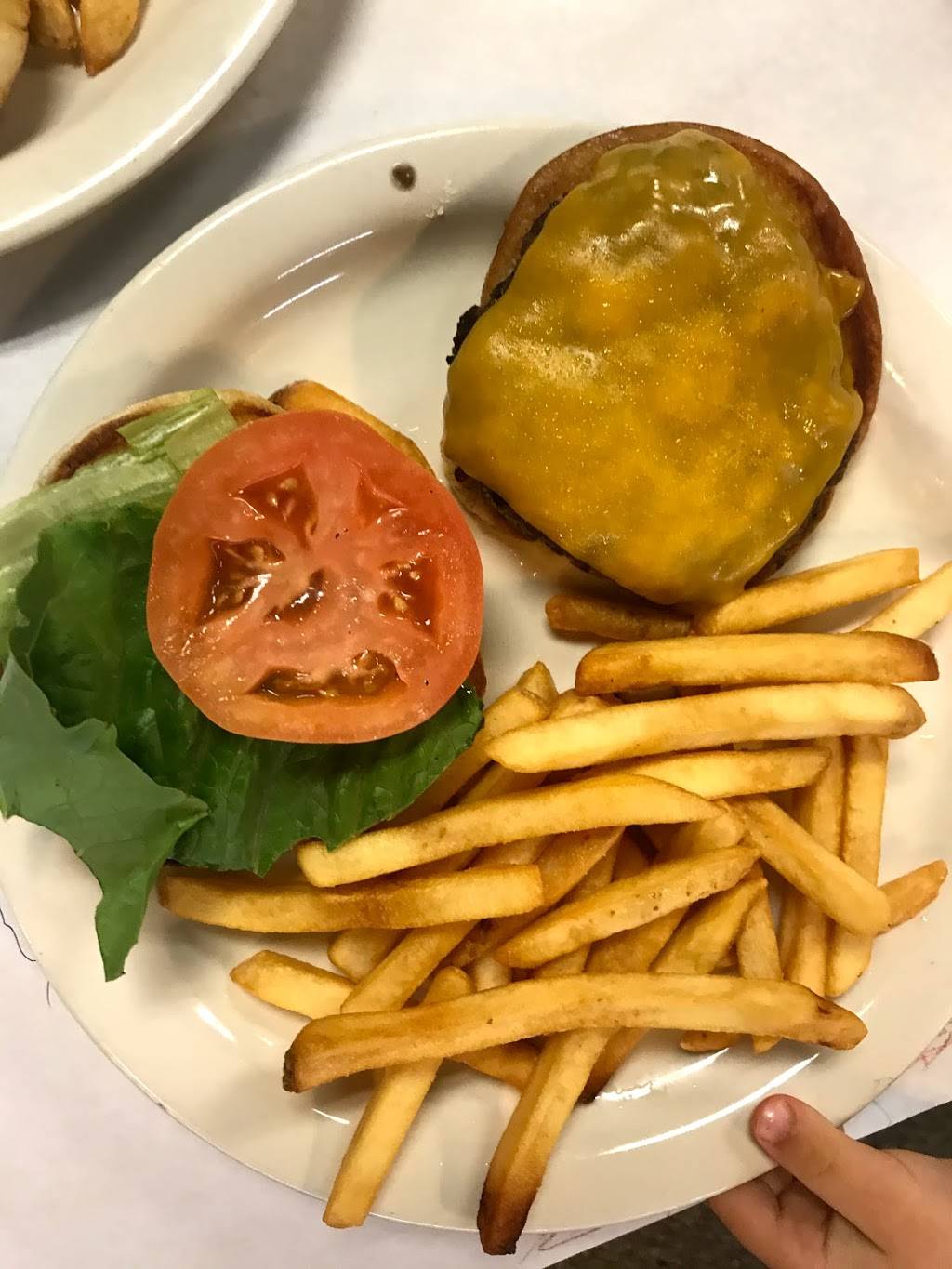 Clyde’s Original Chop House | restaurant | 2364 Keystone Rd, Tarpon Springs, FL 34688, USA | 7279406680 OR +1 727-940-6680