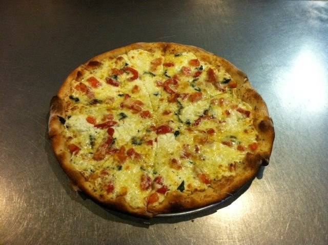 Luna Pizza Glastonbury | restaurant | 88 Hebron Ave, Glastonbury, CT 06033, USA | 8606592135 OR +1 860-659-2135