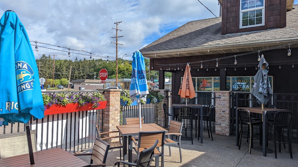 The Dugout Bar | restaurant | 96 Mahtomedi Ave, Mahtomedi, MN 55115, USA | 6514409128 OR +1 651-440-9128