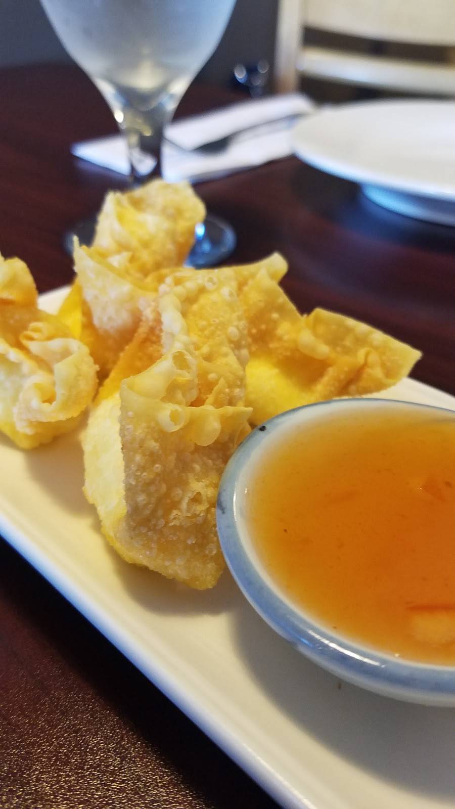 V Thai | restaurant | 982 Lake St, Roselle, IL 60172, USA | 2246539733 OR +1 224-653-9733