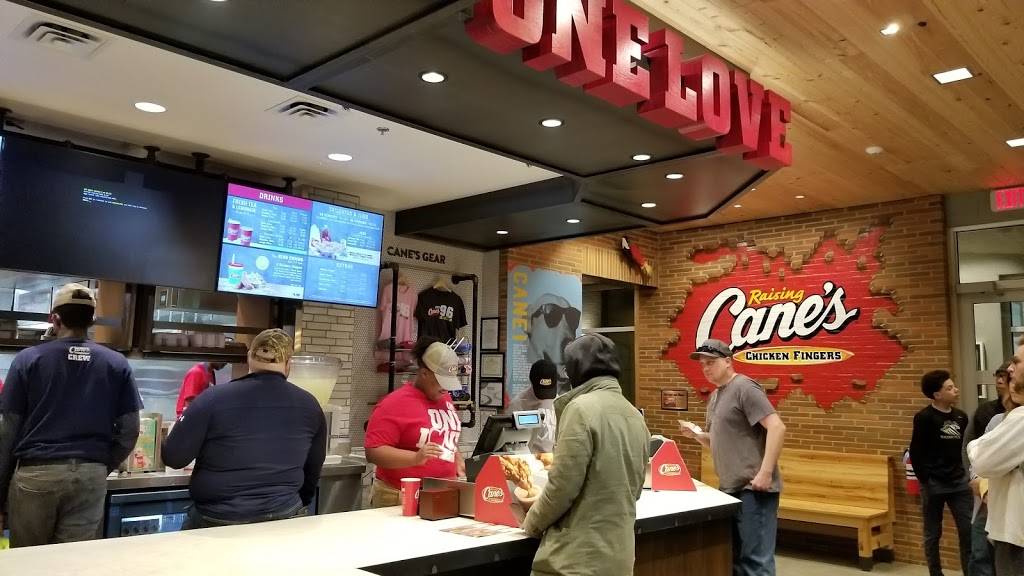 Raising Canes Chicken Fingers | meal takeaway | 730 Commons Dr, Woodbury, MN 55125, USA | 6517319298 OR +1 651-731-9298