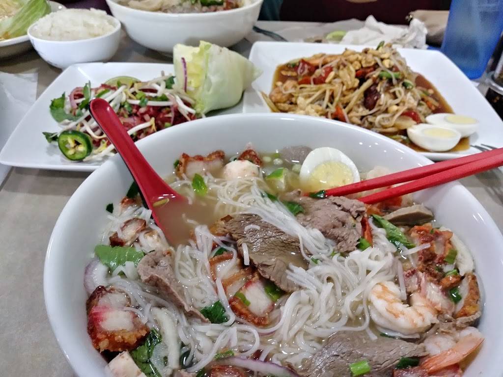 Hmong Eggroll | restaurant | 932 S 3rd Ave, Wausau, WI 54401, USA | 7152984466 OR +1 715-298-4466