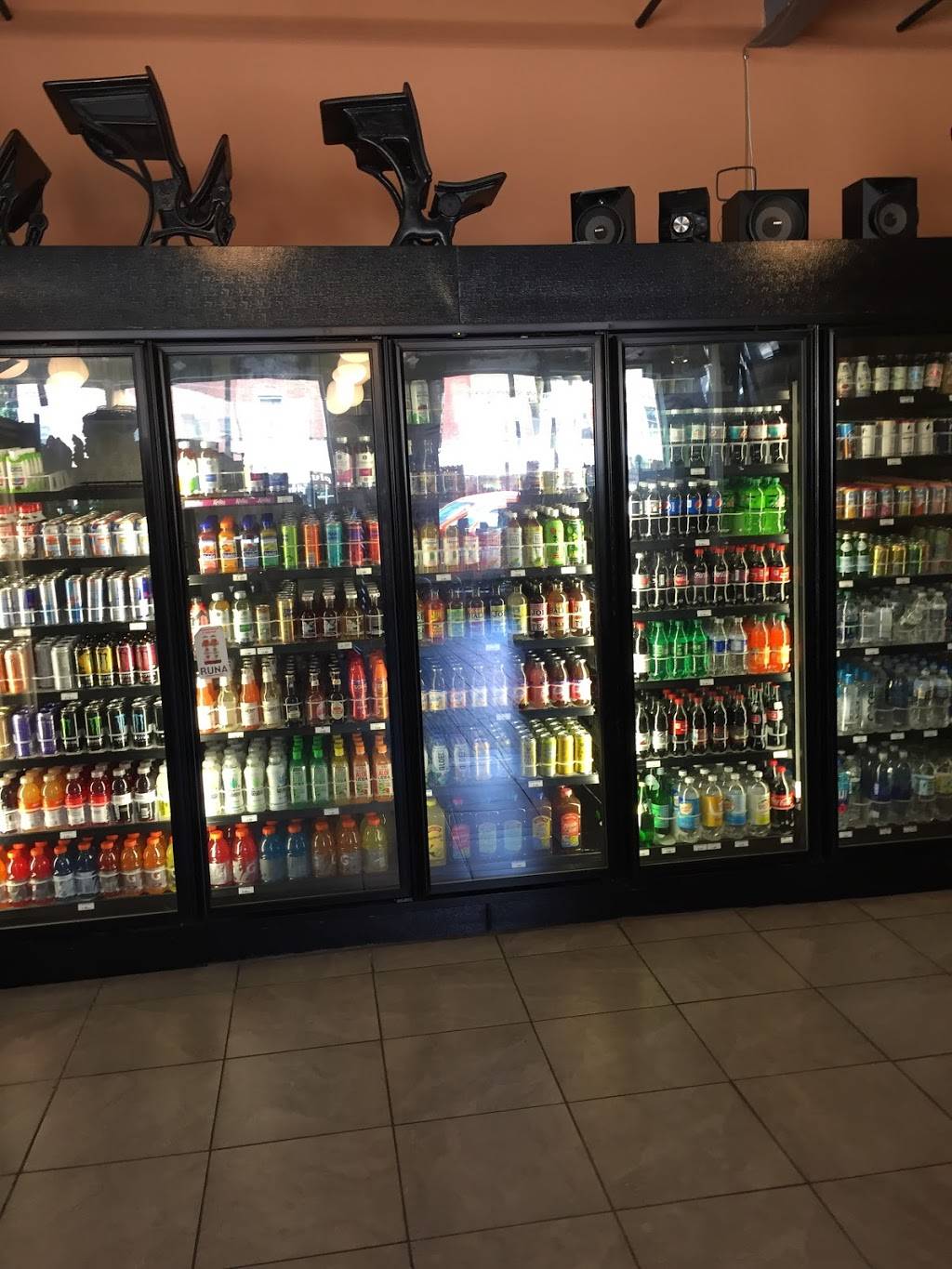 3 J’s Food Market Fishtown | restaurant | 1140 Shackamaxon St, Philadelphia, PA 19145, USA | 2159822030 OR +1 215-982-2030