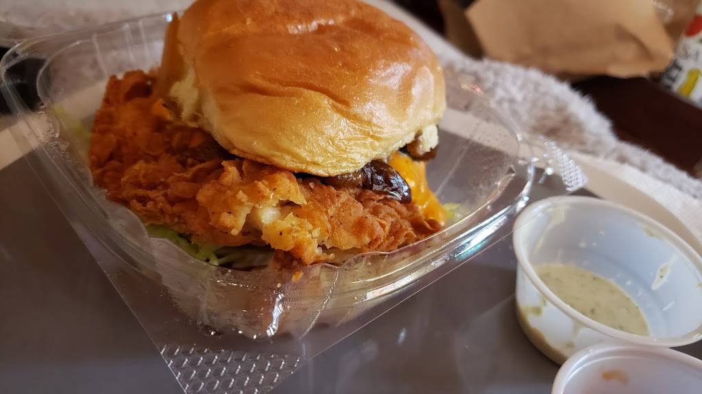 Mother Cluckers | restaurant | 251 Primrose St, Haverhill, MA 01830, USA | 9783770971 OR +1 978-377-0971