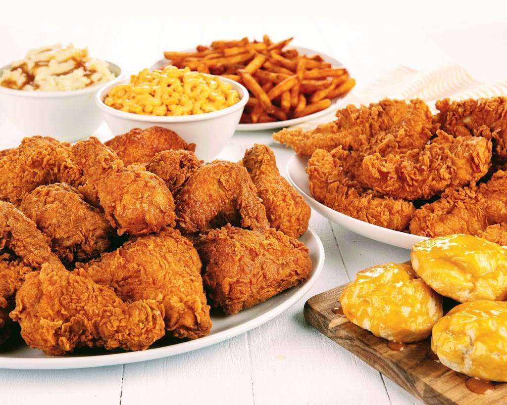 Krispy Krunchy Chicken | restaurant | 12740 Gratiot Ave, Detroit, MI 48205, USA | 3133320909 OR +1 313-332-0909