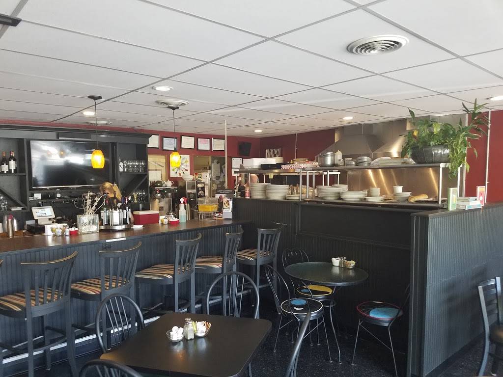 Leons Cafe & Catering | restaurant | 230 Waseca Ave, Barrington, RI 02806, USA | 4012471660 OR +1 401-247-1660